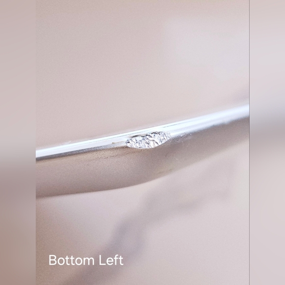 Apple iPad 2 + Charging Cable - Picture 13 of 14